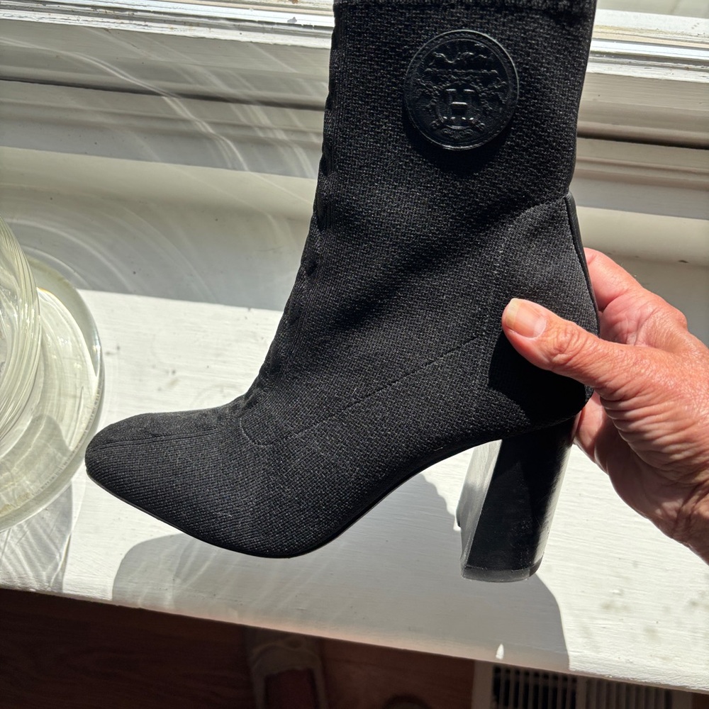 Hermes Black Heeled Boots with Streamlined Silhouette